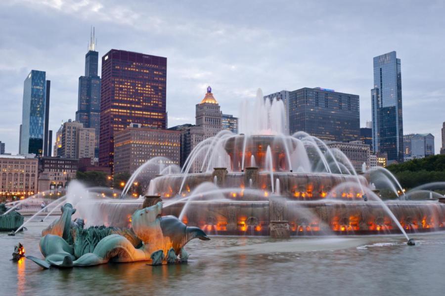 Apartment Mccormick Place Beautiful With Optional Parking And Gym Access Sleeps 4 Near Soldier Field And Downtown
