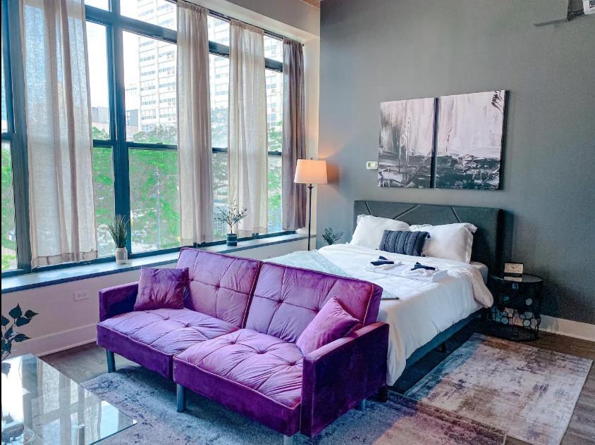 Apartment Mccormick Place Beautiful With Optional Parking And Gym Access Sleeps 4 Near Soldier Field And Downtown *